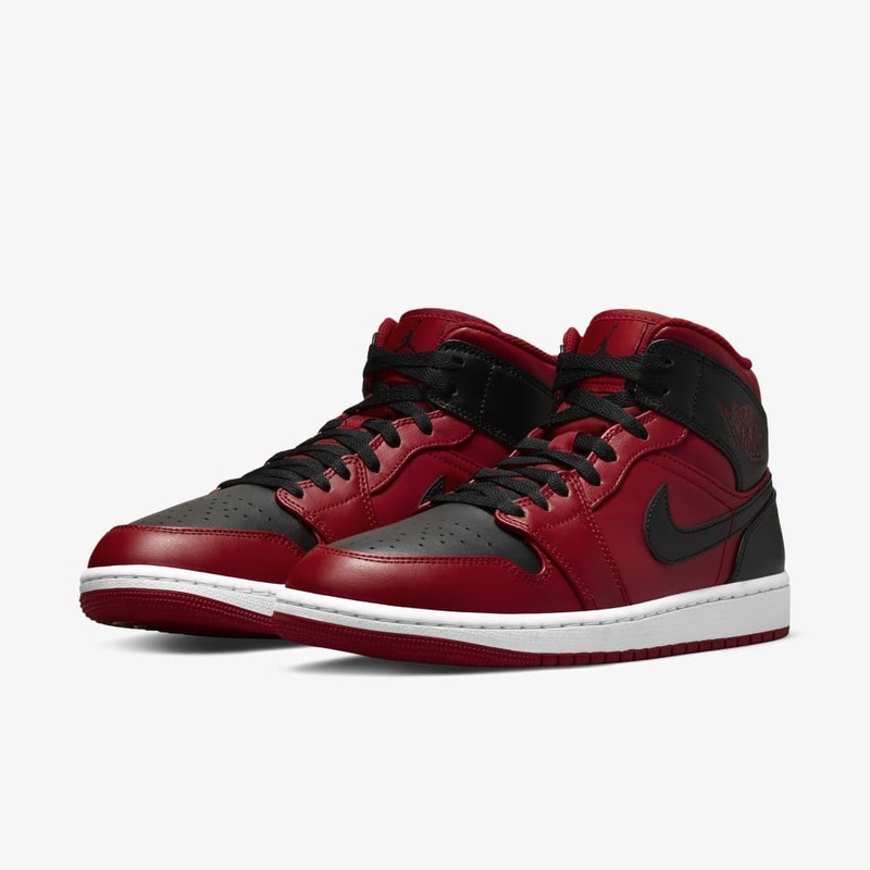 Jordan 1 banned top reverse